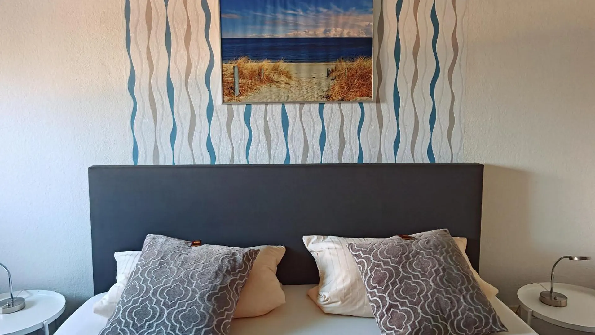 Hotel Schweizerhaus Lubeck 2*,  Germany